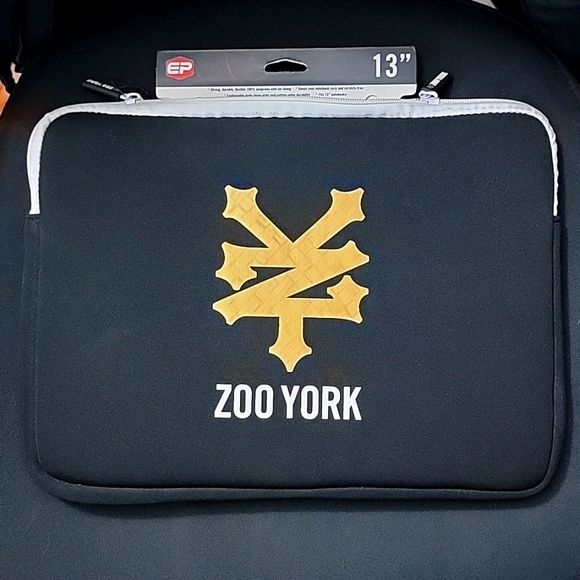 Zoo York 13inch Laptop Sleeve - 90s Vintage Old School NYC NWT - Picture 1 of 5